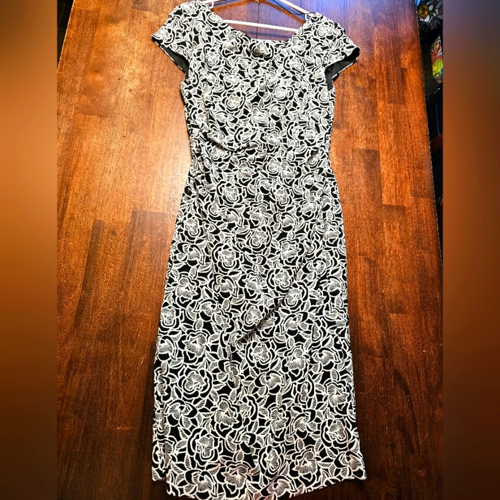 Adrianna Papell Black and White Rose Midi Dress